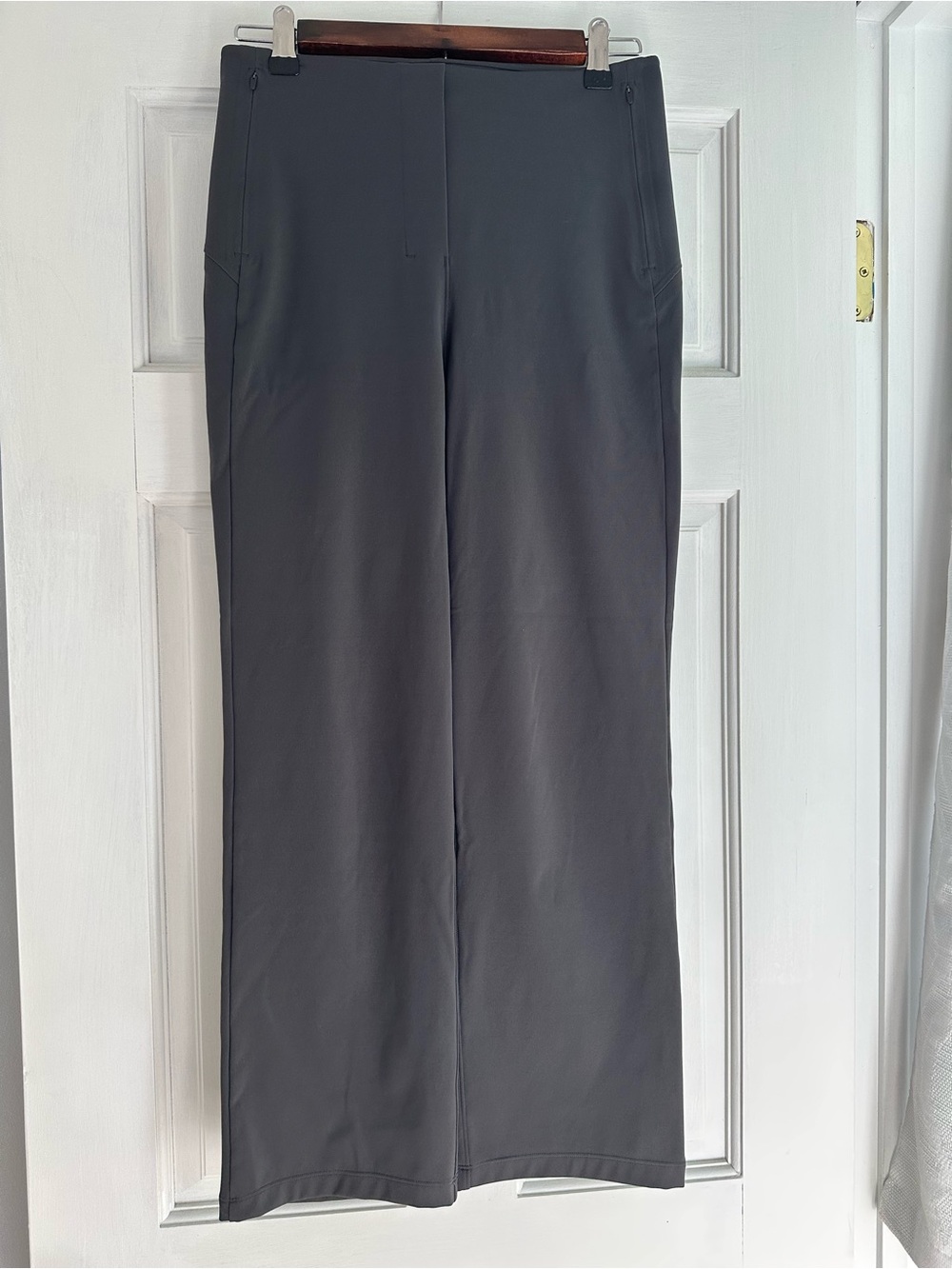lululemon athletica cropped smooth-fit pull on pants 6